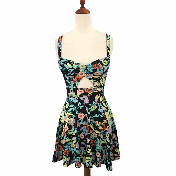 Volcom Dresses & Skirts - Volcom Fit and Flare Floral Skater Dress